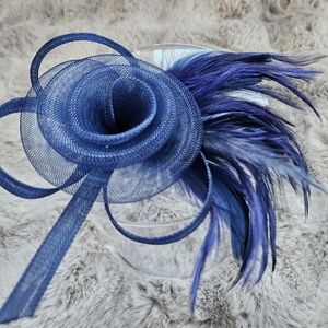 Elegant Navy Blue Fascinator with Feathers